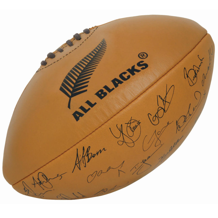 2600 RDBF18 82001305 Ball Leather All Blacks Sig Sz5